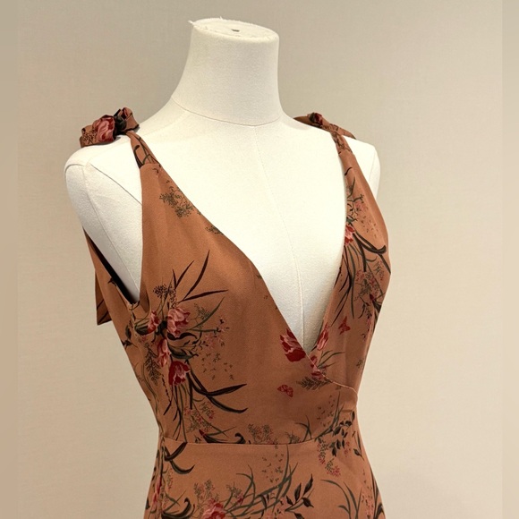 Reformation Dalie Dress Size 4 - Picture 4 of 9